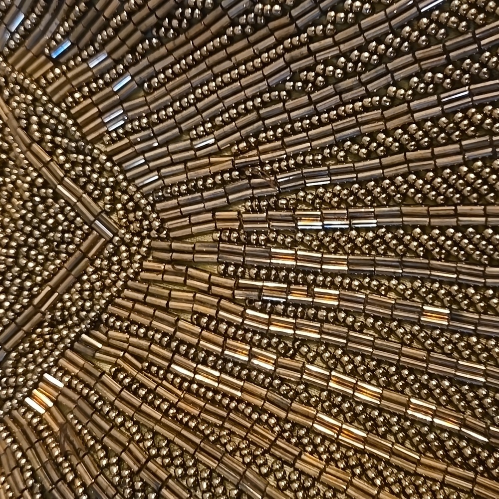 🫶Elegant Gold Beaded Clamshell Clutch Purse - Picture 2 of 3